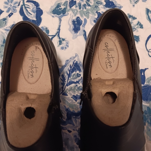 Clarks, size 12 W, black leather - Picture 4 of 6